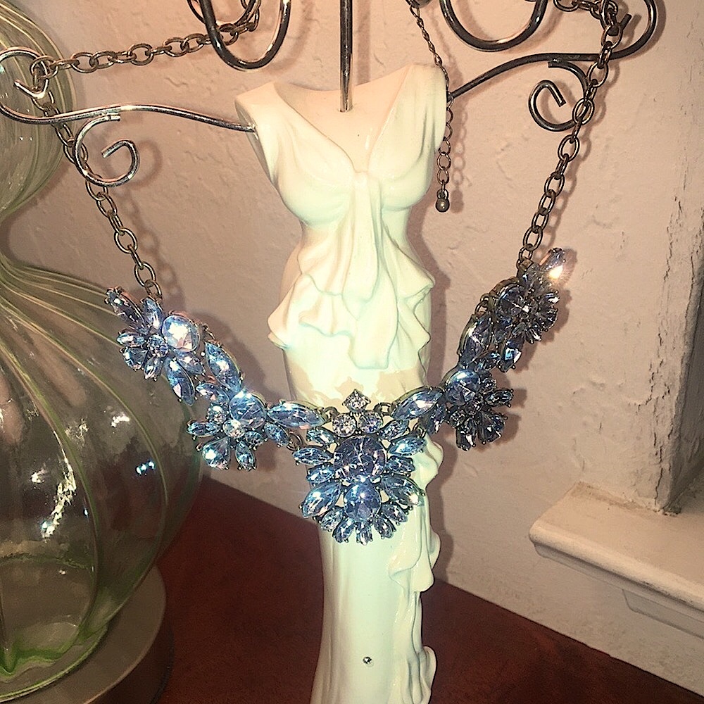 STUNNING FOREVER 21 RHINESTONE NECKLACE-SEE VIDEO 🌹